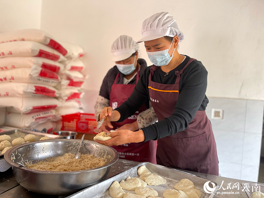 主角丨阿昌族母女在奋斗的日子BOB半岛中国官方网站里(图3)